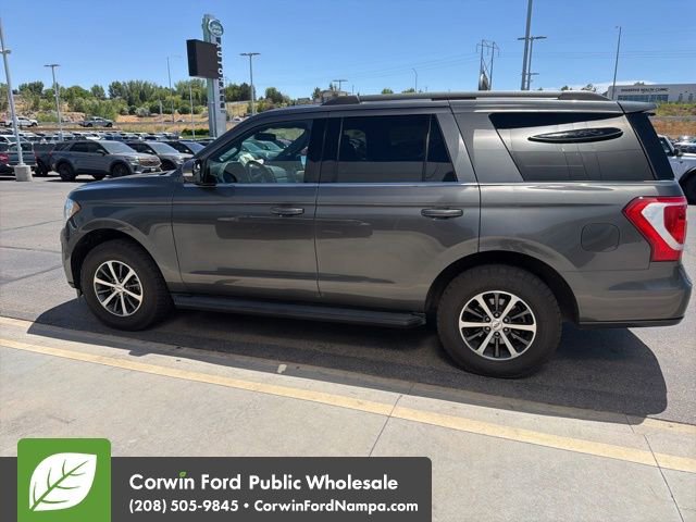 Used 2018 Ford Expedition XLT w/ Equipment Group 201A AWD/4WD image 14