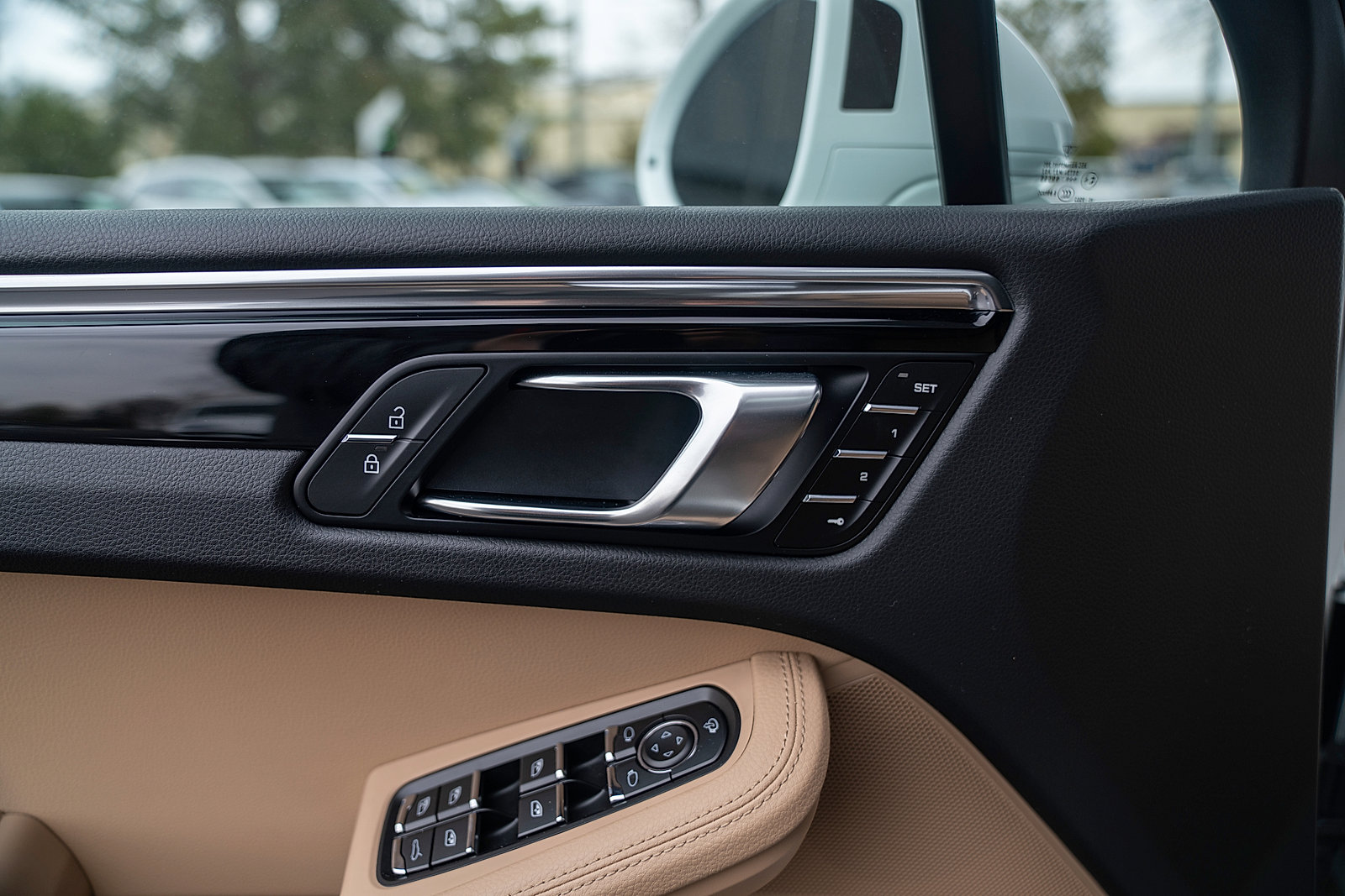 Certified 2026 Porsche Macan AWD/4WD image 17