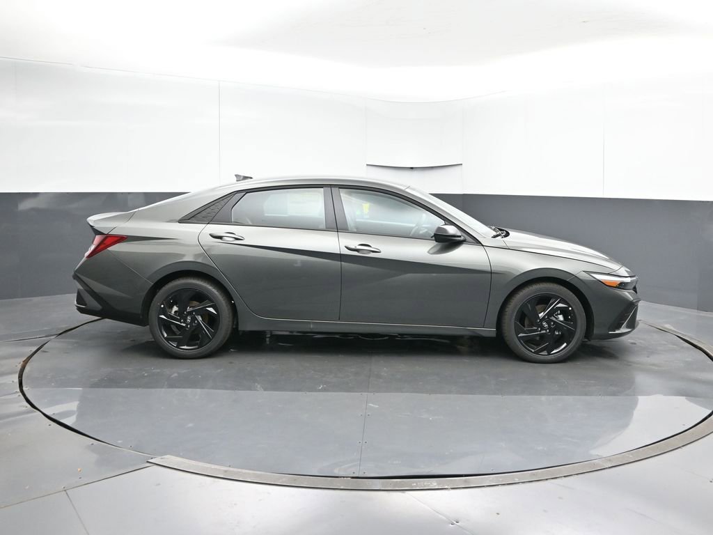 New 2026 Hyundai Elantra Sport image 6