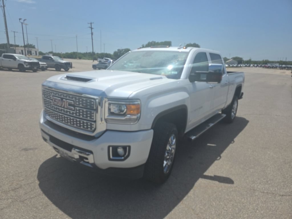Used 2019 GMC Sierra 2500 Denali w/ Duramax Plus Package AWD/4WD image 1