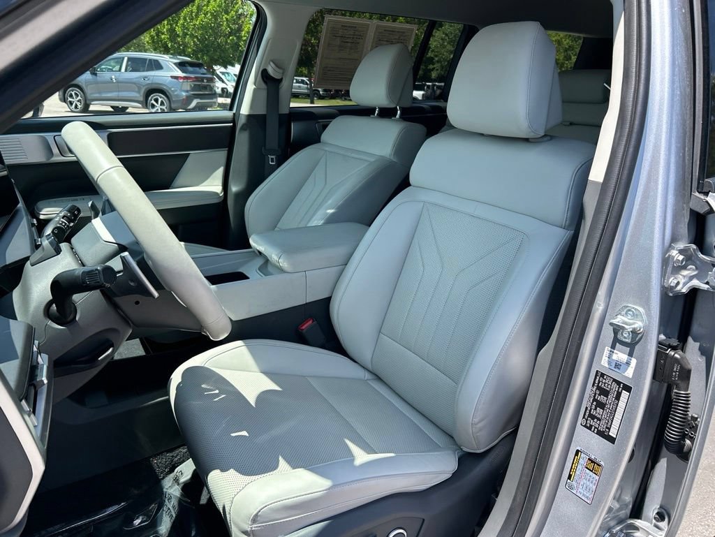 Used 2026 Hyundai Santa Fe SEL FWD image 16