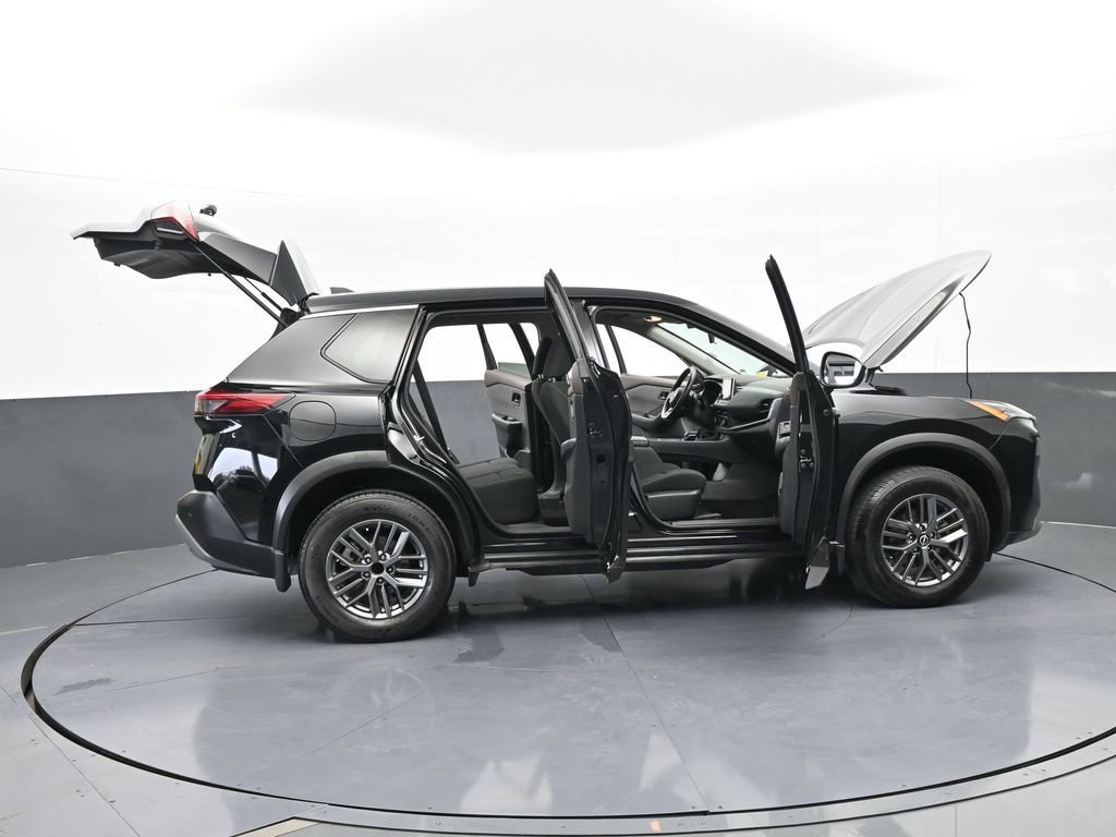 Used 2023 Nissan Rogue S image 72