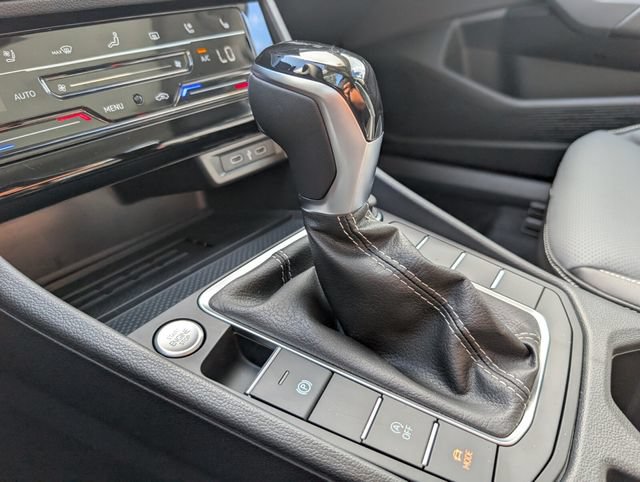 New 2026 Volkswagen Jetta SEL FWD image 17