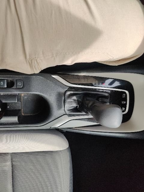 Used 2025 Toyota Corolla LE image 33