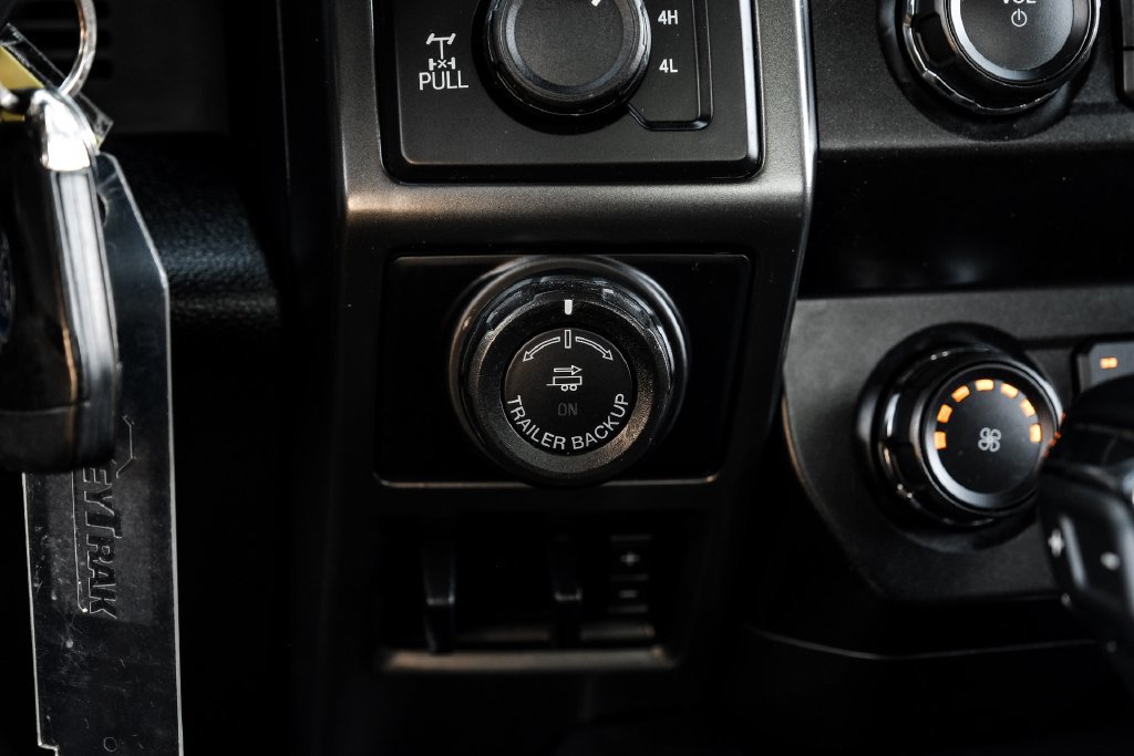 Used 2019 Ford F150 XLT w/ Equipment Group 302A Luxury AWD/4WD image 26