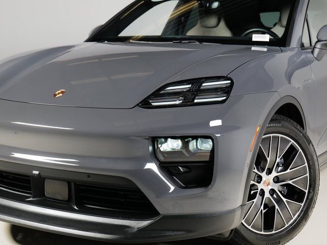 Certified 2025 Porsche Macan 4 Electric image 30
