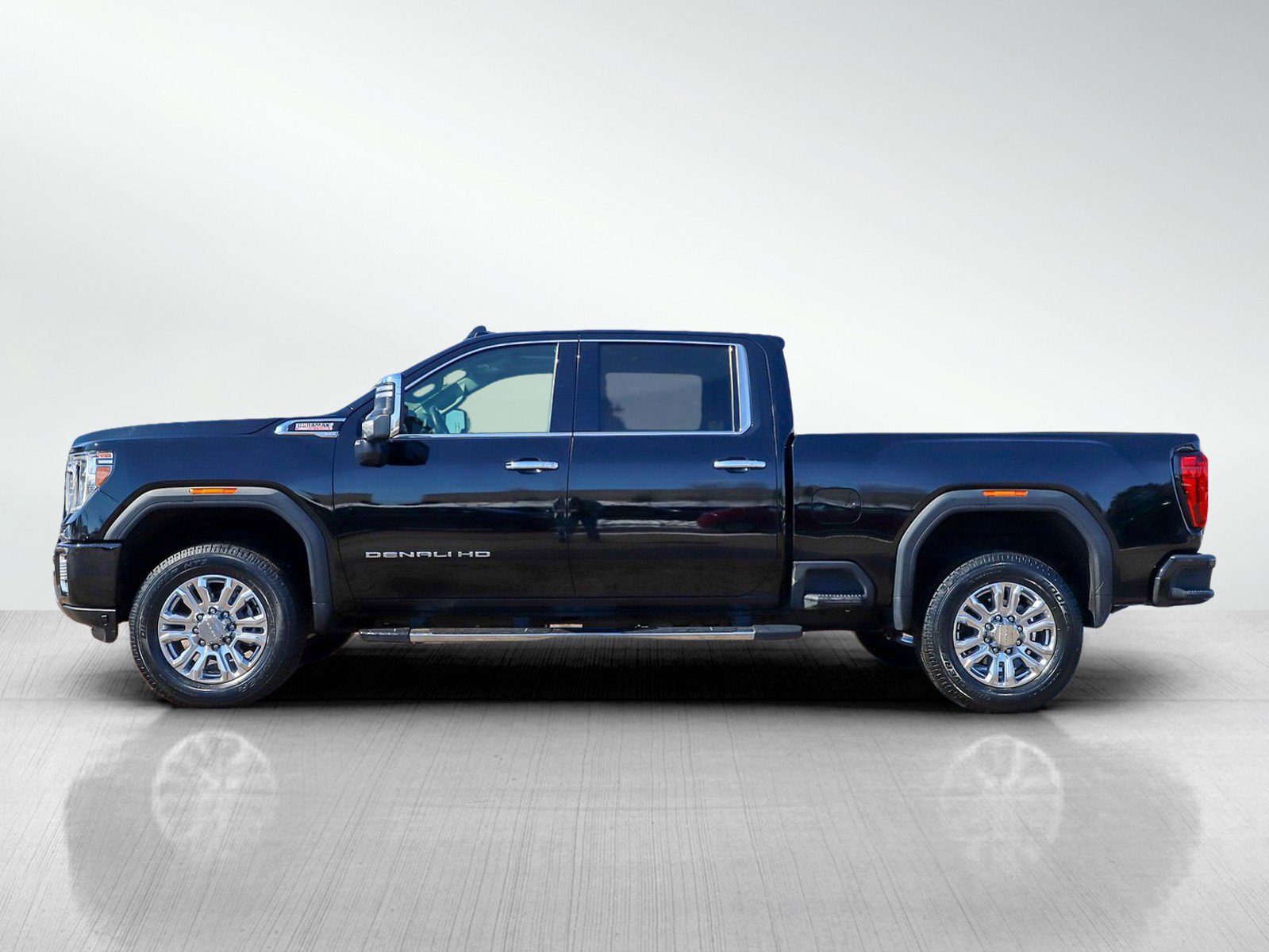 Used 2022 GMC Sierra 3500 Denali image 2