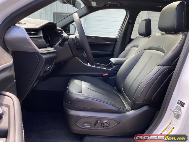 New 2026 Jeep Grand Cherokee Limited w/ Limited Altitude Package AWD/4WD image 25
