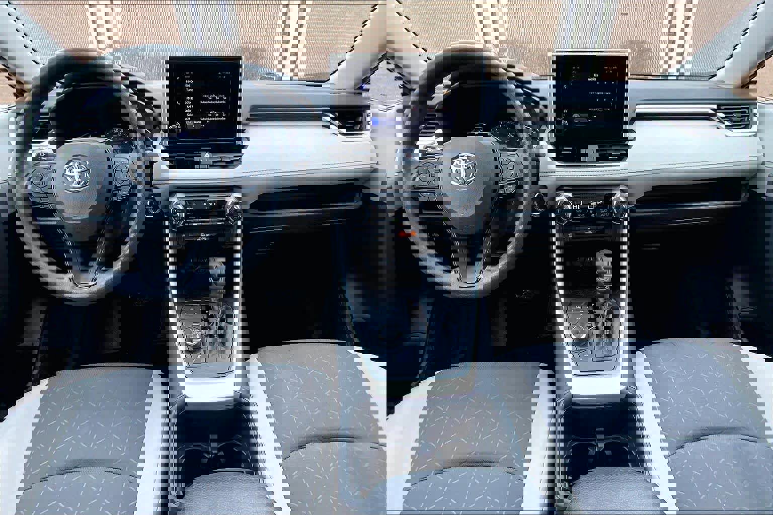 Used 2023 Toyota RAV4 XLE w/ Convenience Package image 15