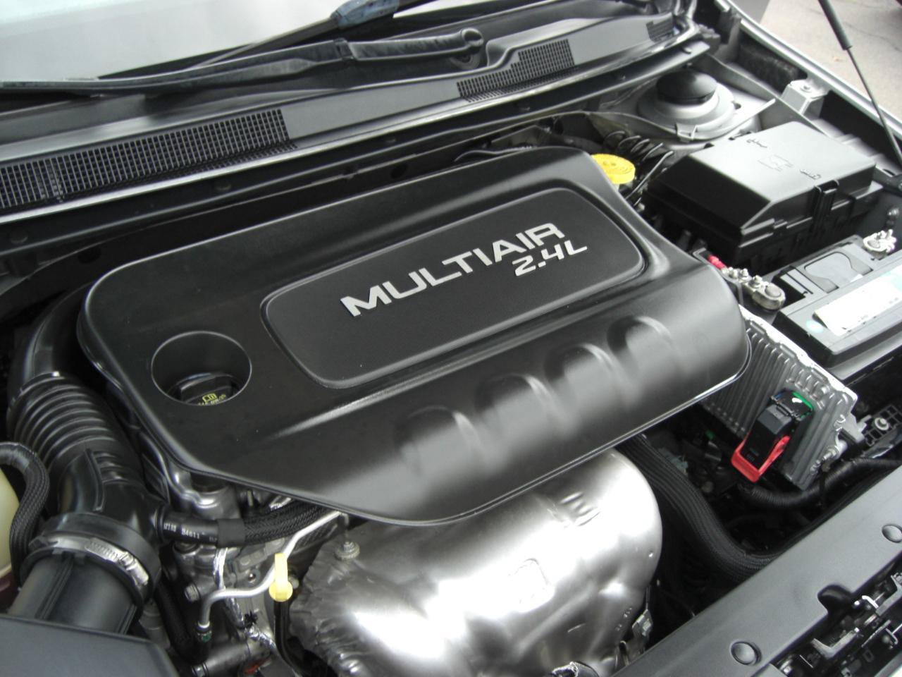 Used 2015 Chrysler 200 Limited FWD image 22