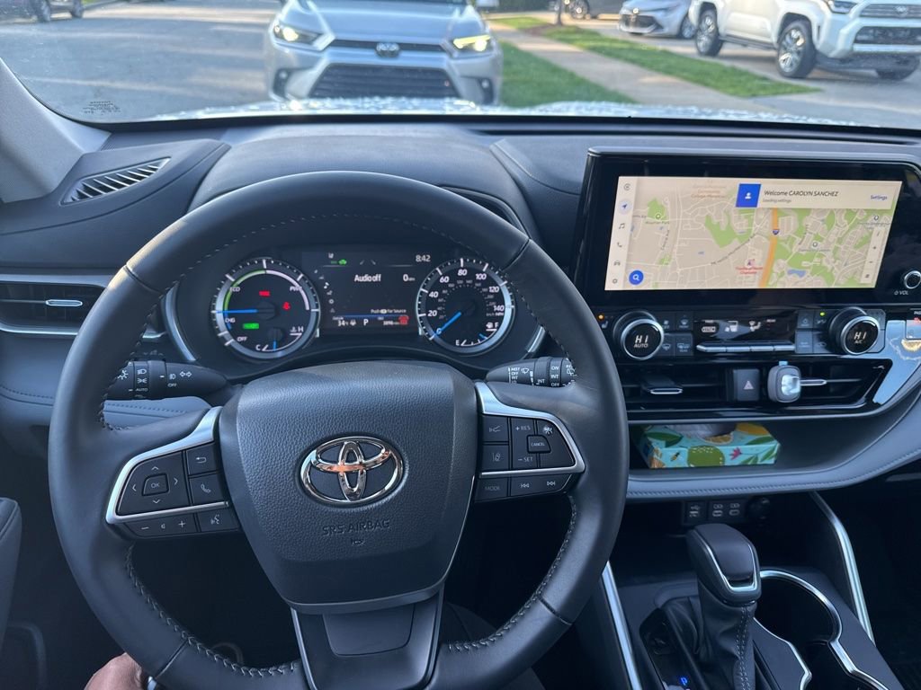 Used 2026 Toyota Highlander XLE image 11