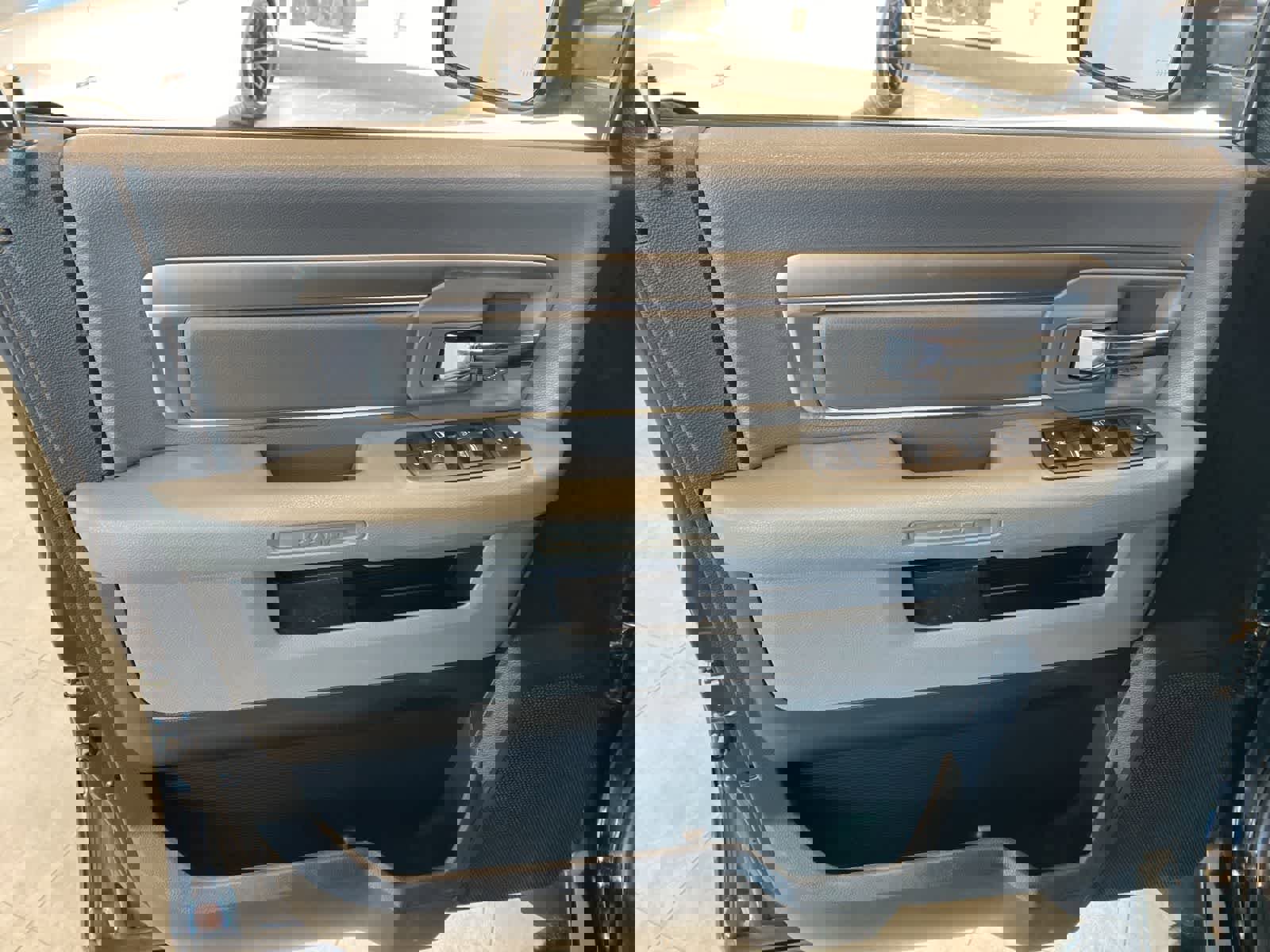 Used 2019 RAM 1500 Classic SLT image 17