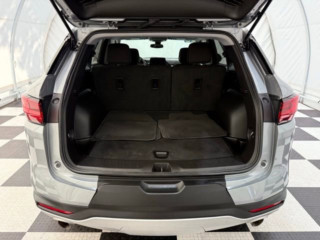 Used 2025 Chevrolet Blazer LT image 4