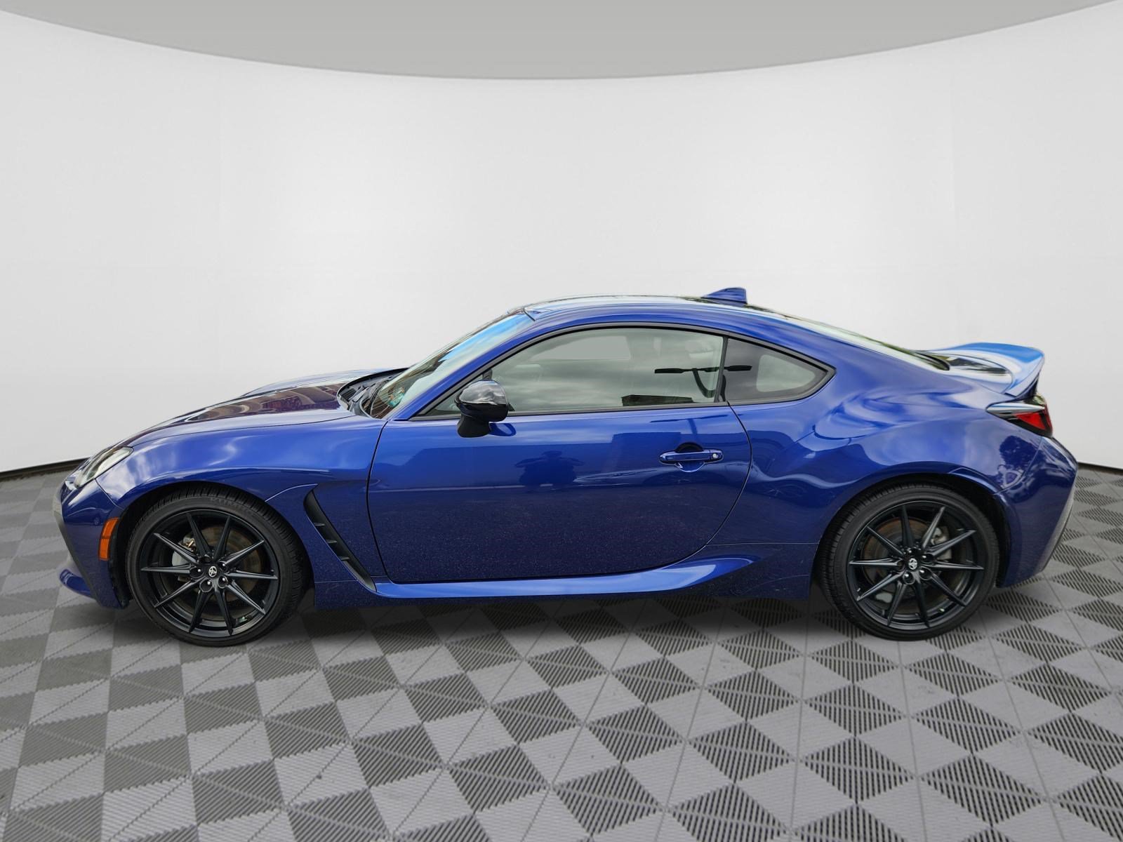 Used 2022 Toyota GR86 Premium RWD image 5
