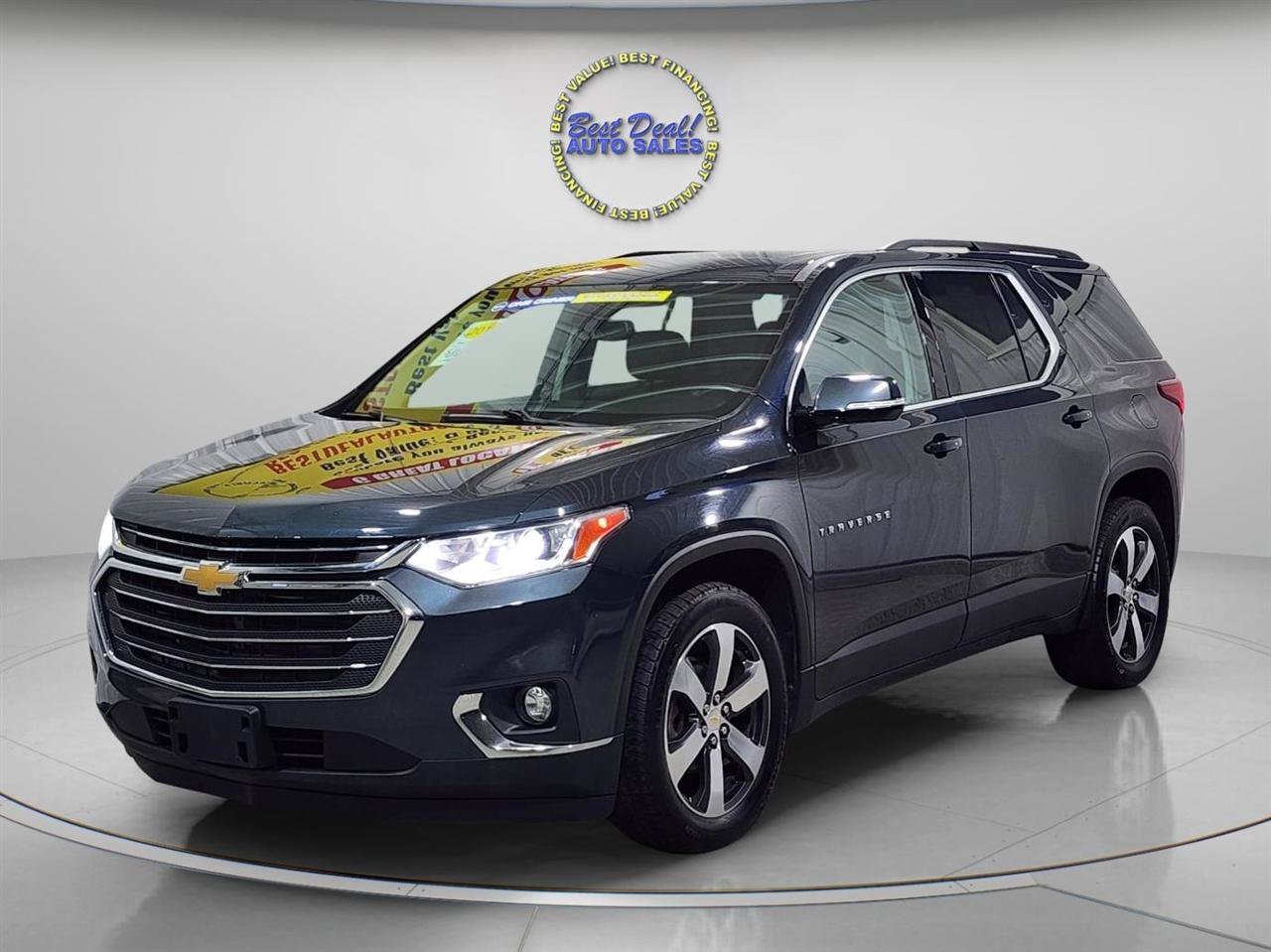 Used 2019 Chevrolet Traverse LT w/ LT Premium Package AWD/4WD image 2