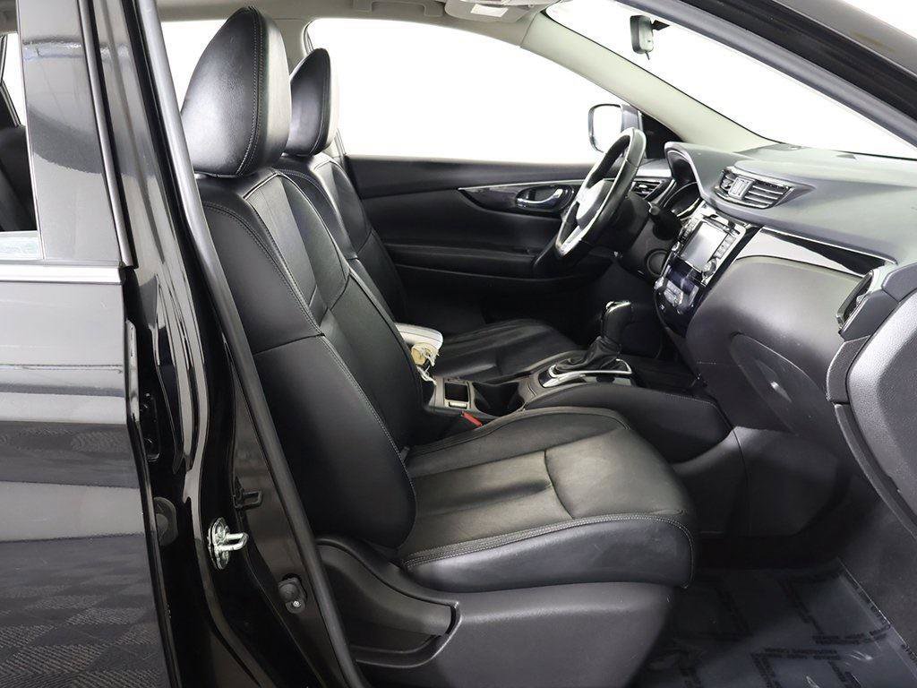 Used 2018 Nissan Rogue Sport SL w/ SL Premium Package image 32