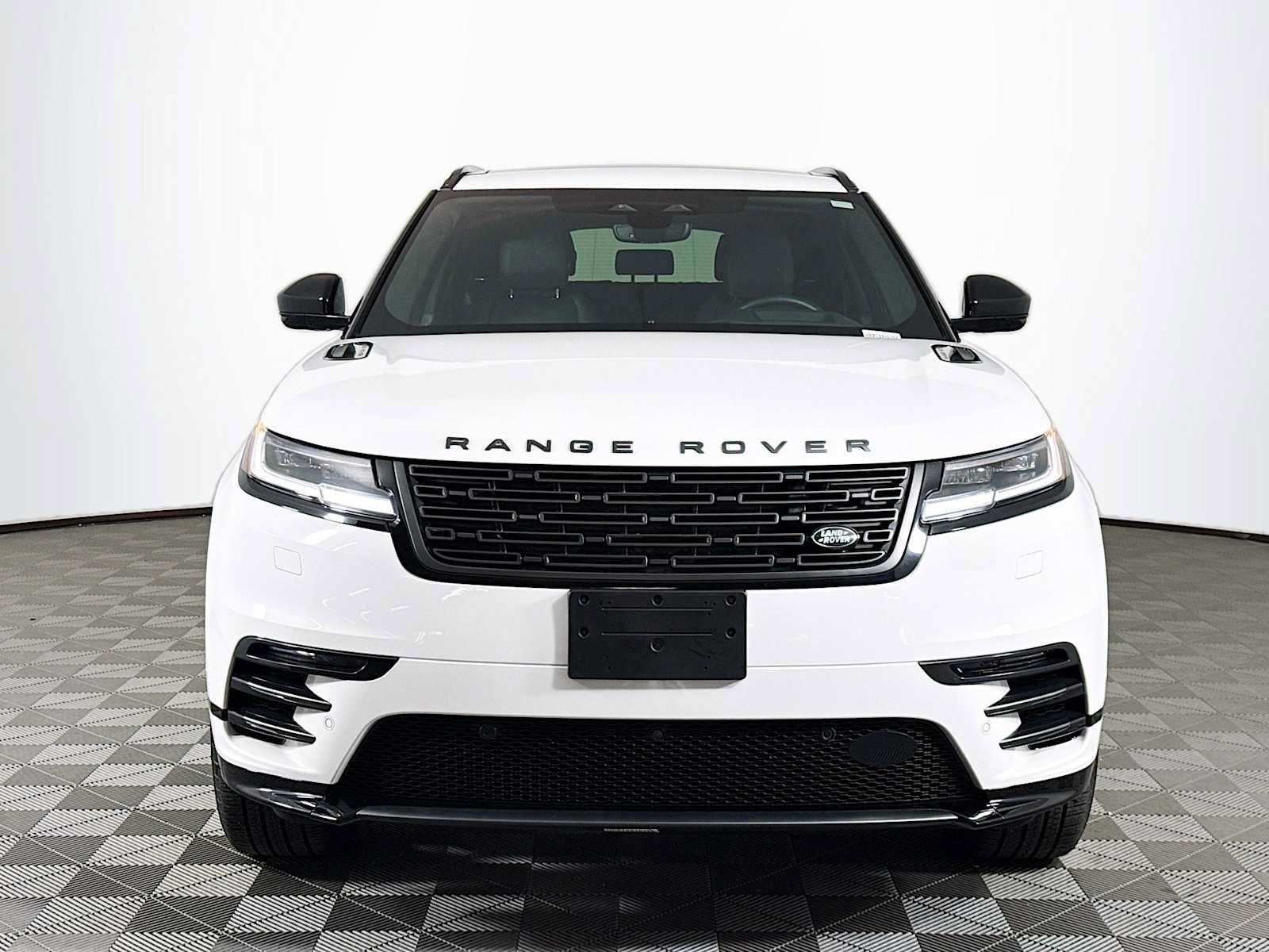 Used 2026 Land Rover Range Rover Velar Dynamic SE AWD/4WD image 2