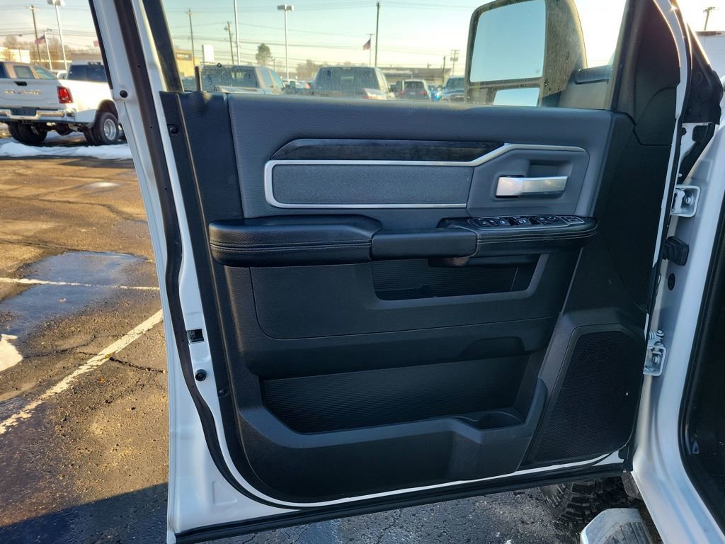 Used 2023 RAM 3500 Big Horn w/ Level 1 Equipment Group image 39