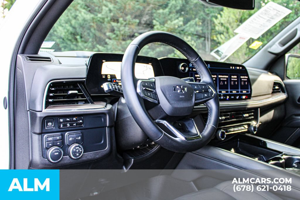 Used 2025 Chevrolet Suburban Z71 AWD/4WD image 25