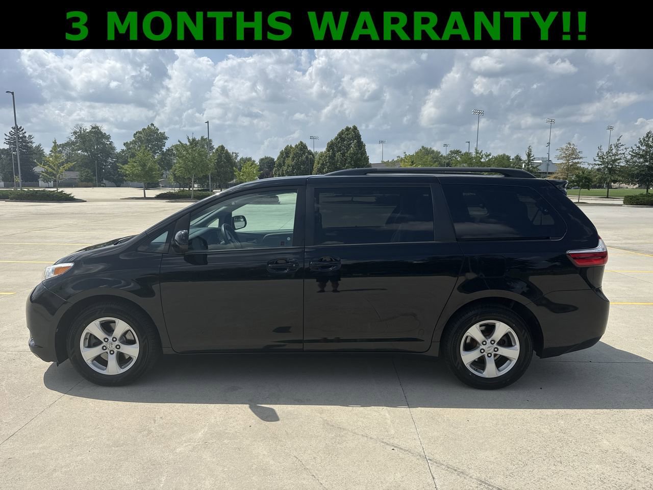 Used 2017 Toyota Sienna LE FWD image 27