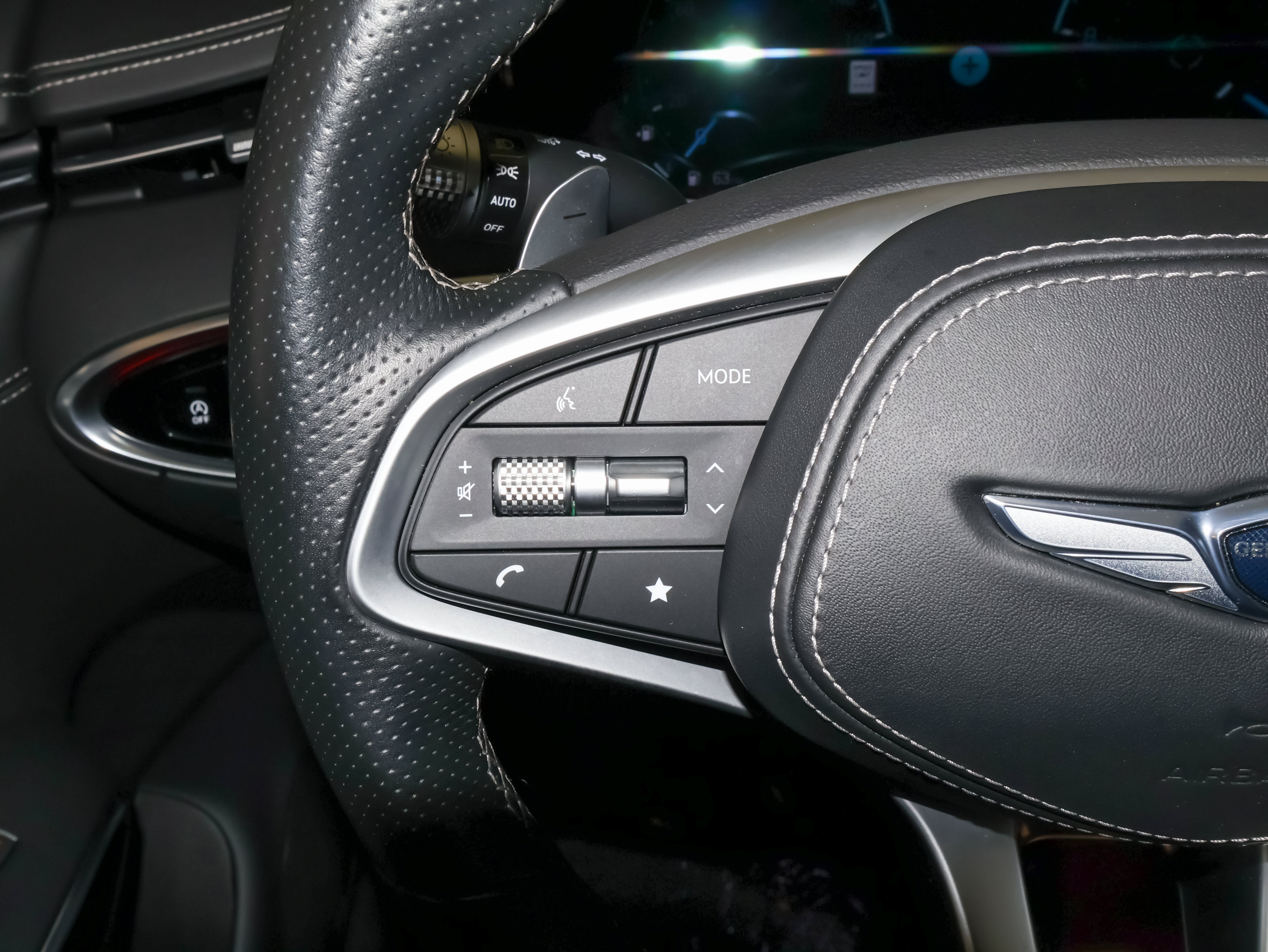 Used 2023 Genesis GV70 3.5T Sport w/ Sport Prestige Package AWD/4WD image 37