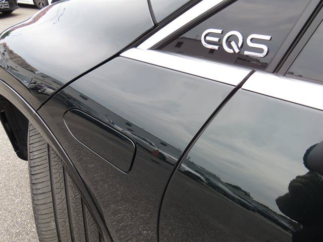 Certified 2023 Mercedes-Benz EQS 580 4MATIC SUV w/ Exclusive Trim Package image 31