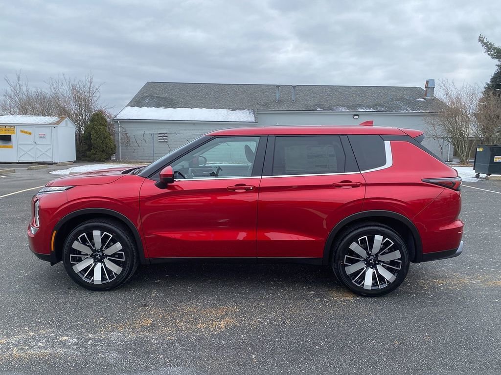 New 2026 Mitsubishi Outlander SE image 9