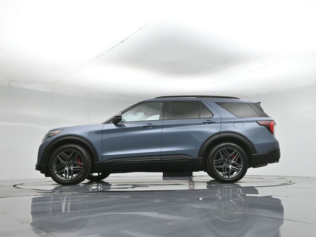 Used 2025 Ford Explorer ST image 55