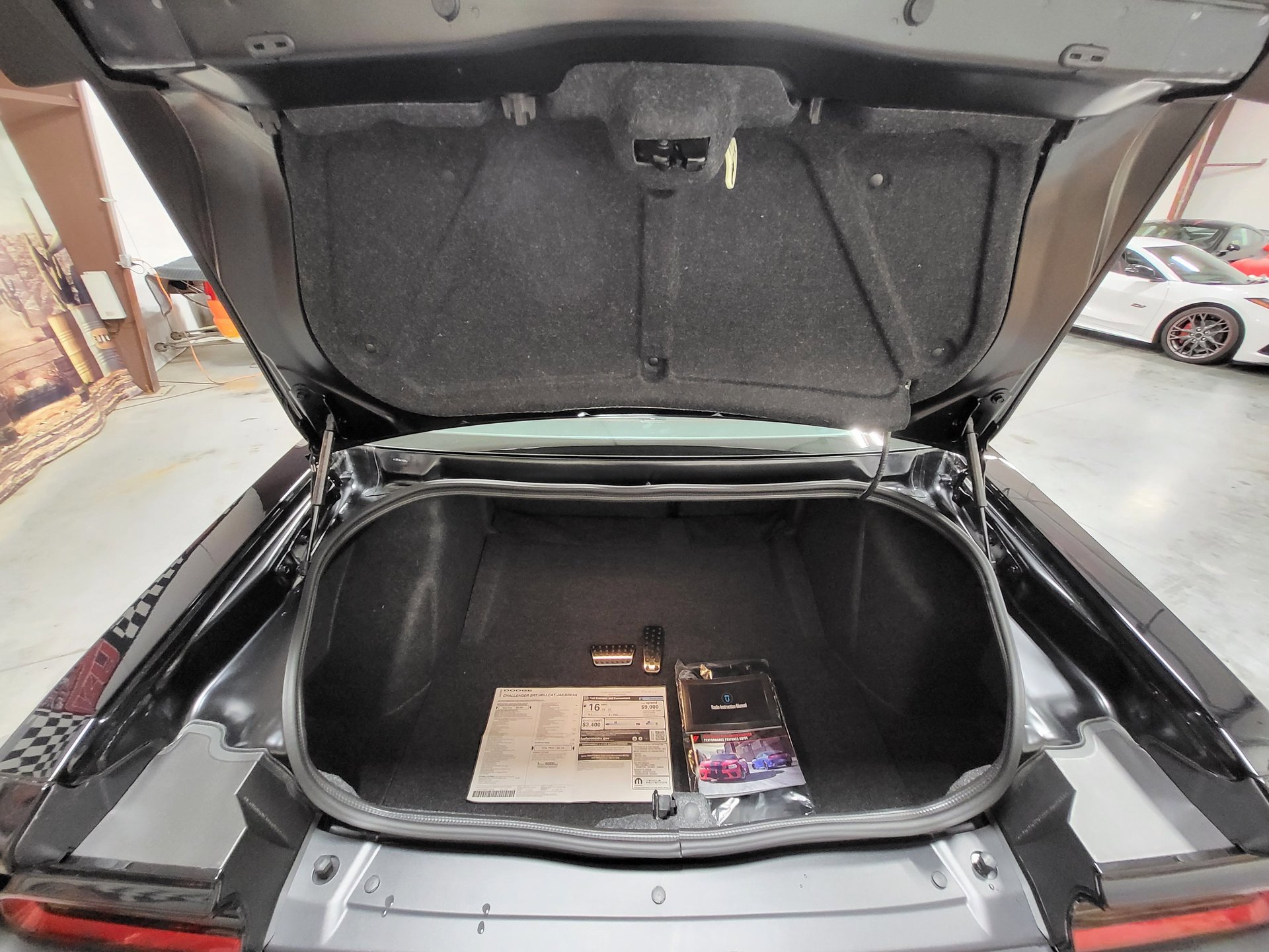 Used 2023 Dodge Challenger SRT Hellcat RWD image 34