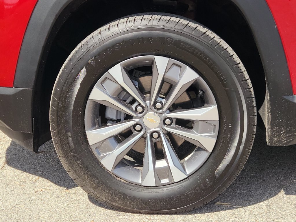 Used 2026 Chevrolet Equinox LT w/ Safety and Technology Package FWD image 9