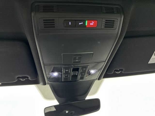 Used 2024 Volkswagen Tiguan SE R-Line image 24