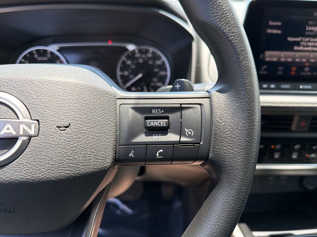 Used 2025 Nissan Rogue S FWD image 19