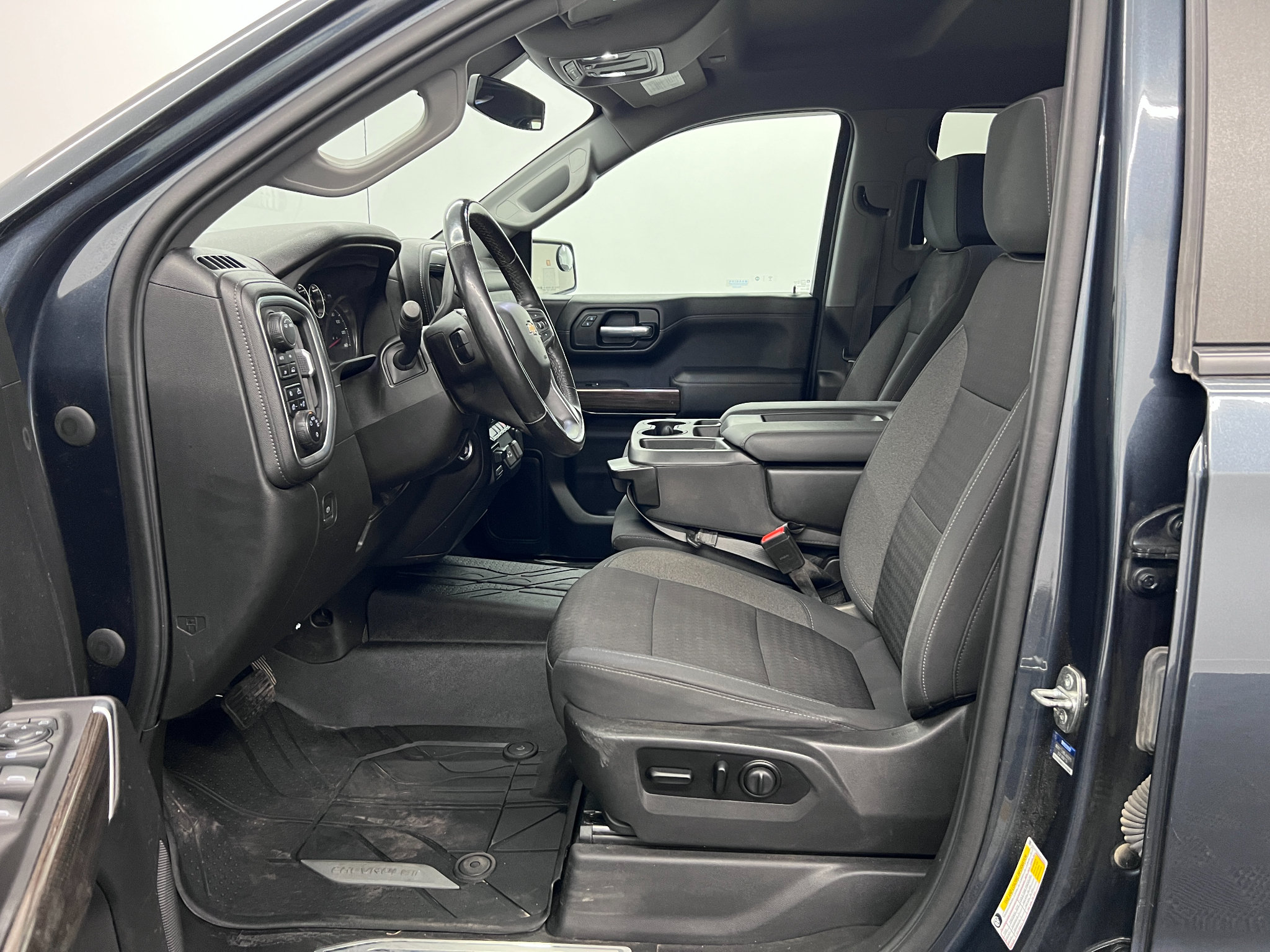 Used 2021 Chevrolet Silverado 1500 LT AWD/4WD image 9