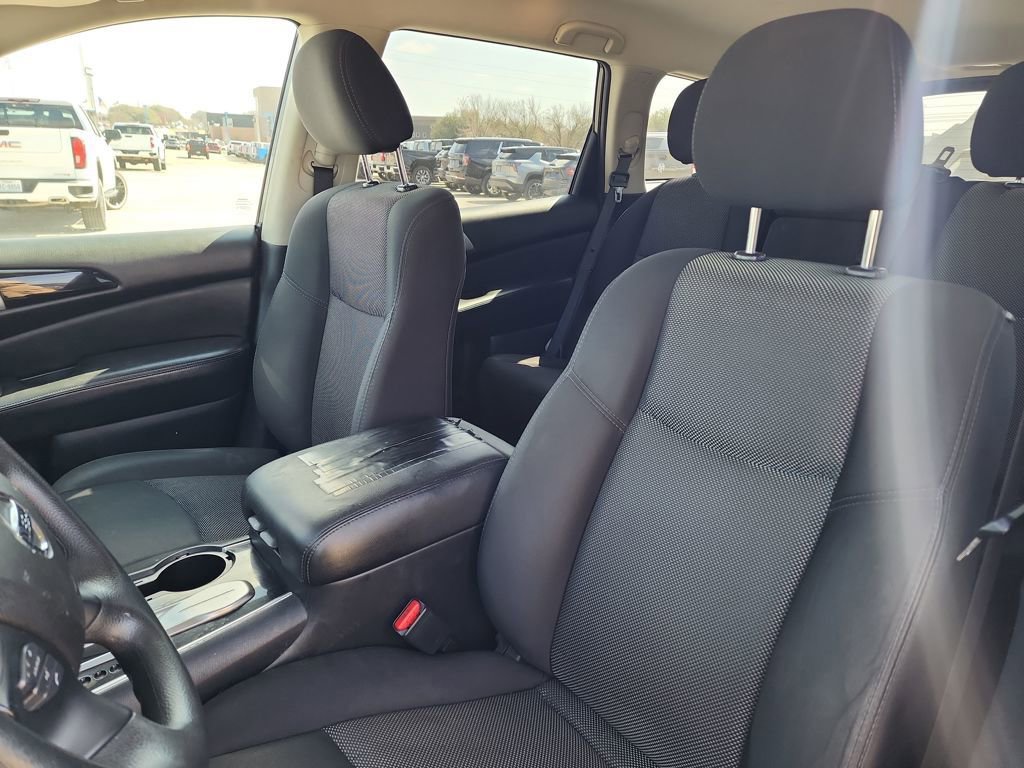 Used 2020 Nissan Pathfinder S image 11