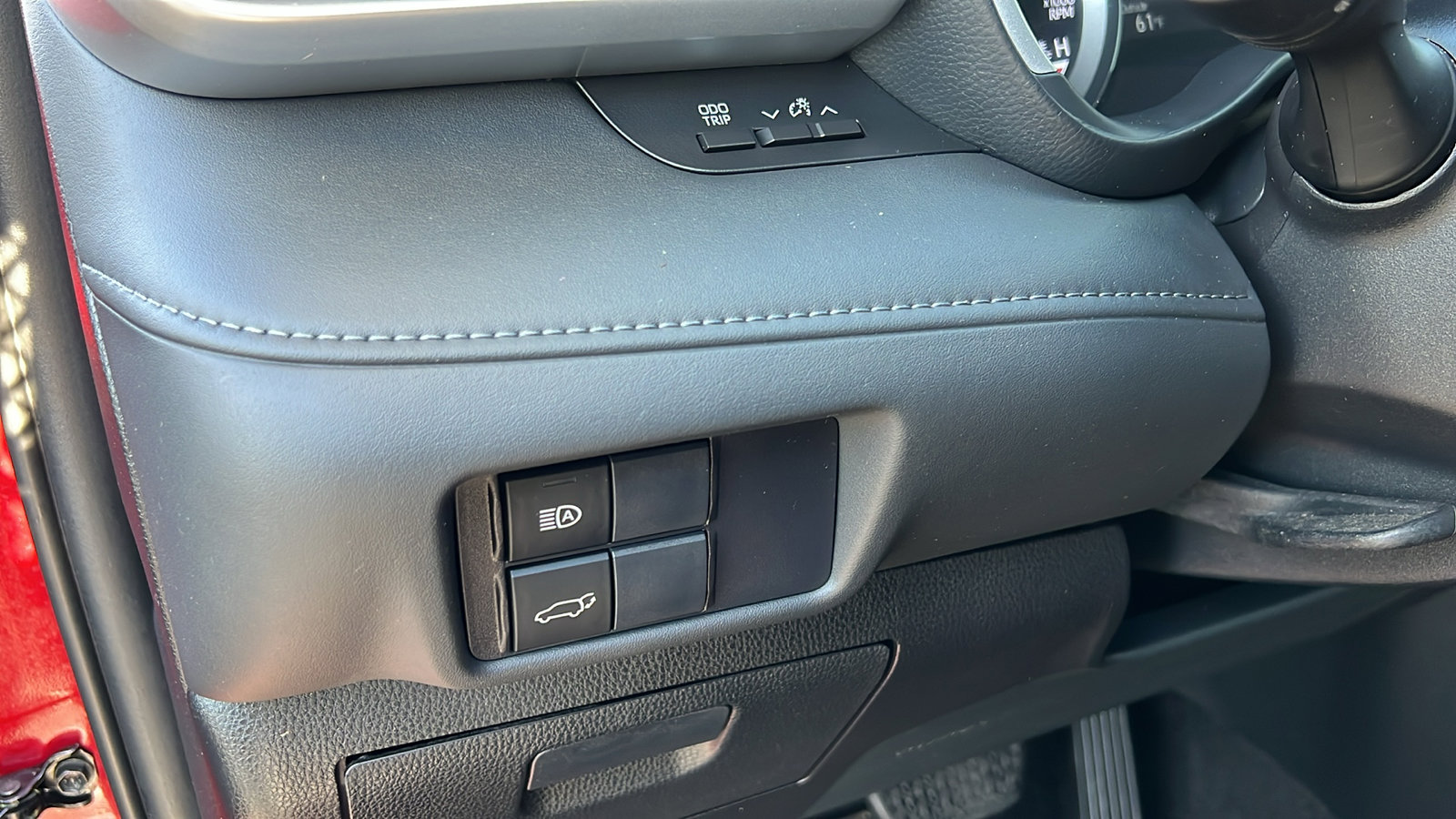 Used 2020 Toyota Highlander XLE image 28