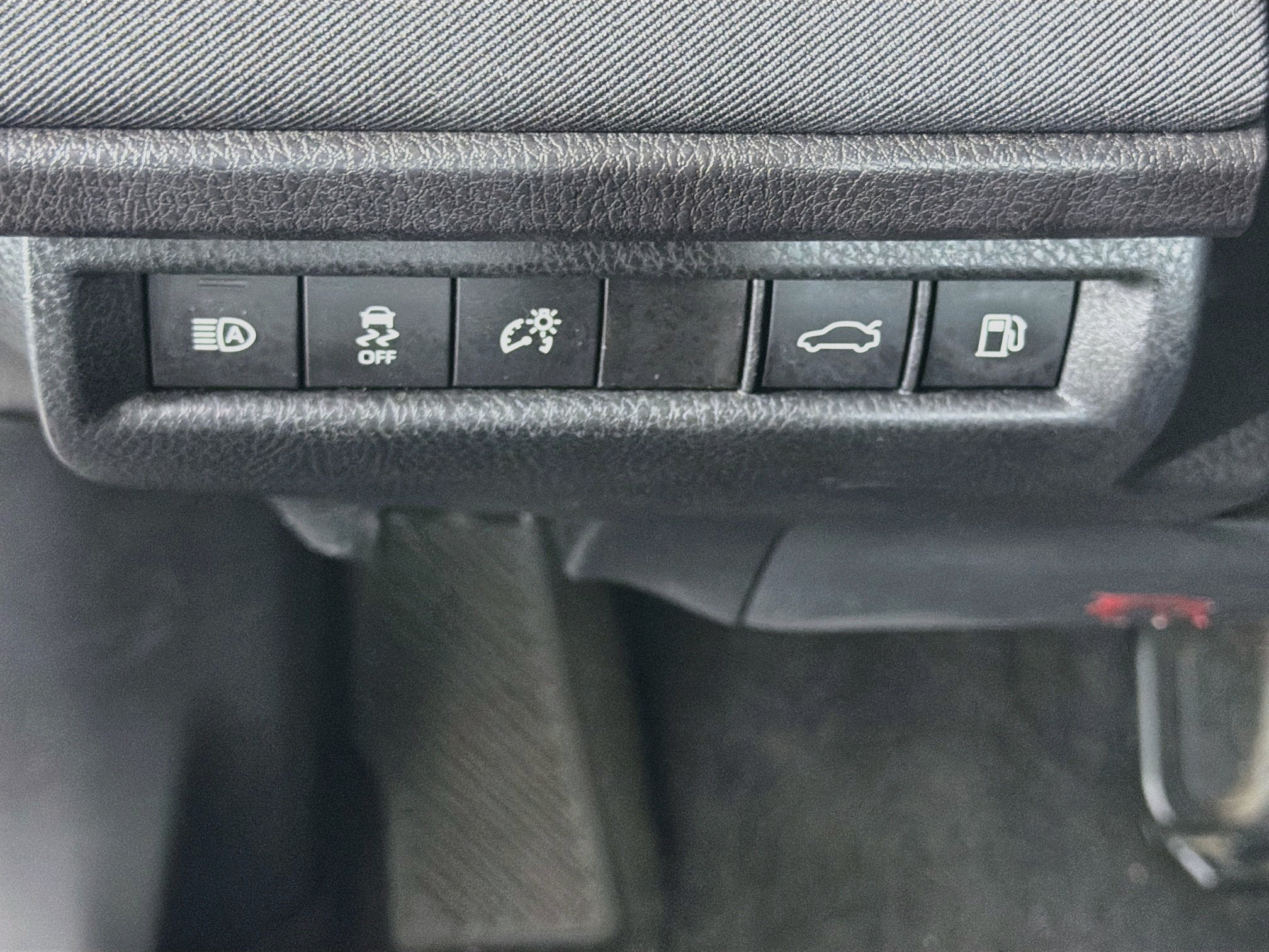 Used 2025 Toyota Camry LE FWD image 16