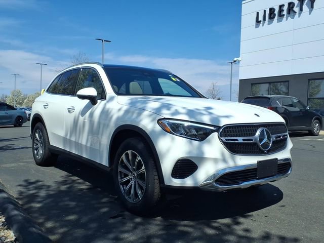 Used 2025 Mercedes-Benz GLC 300 4MATIC image 3