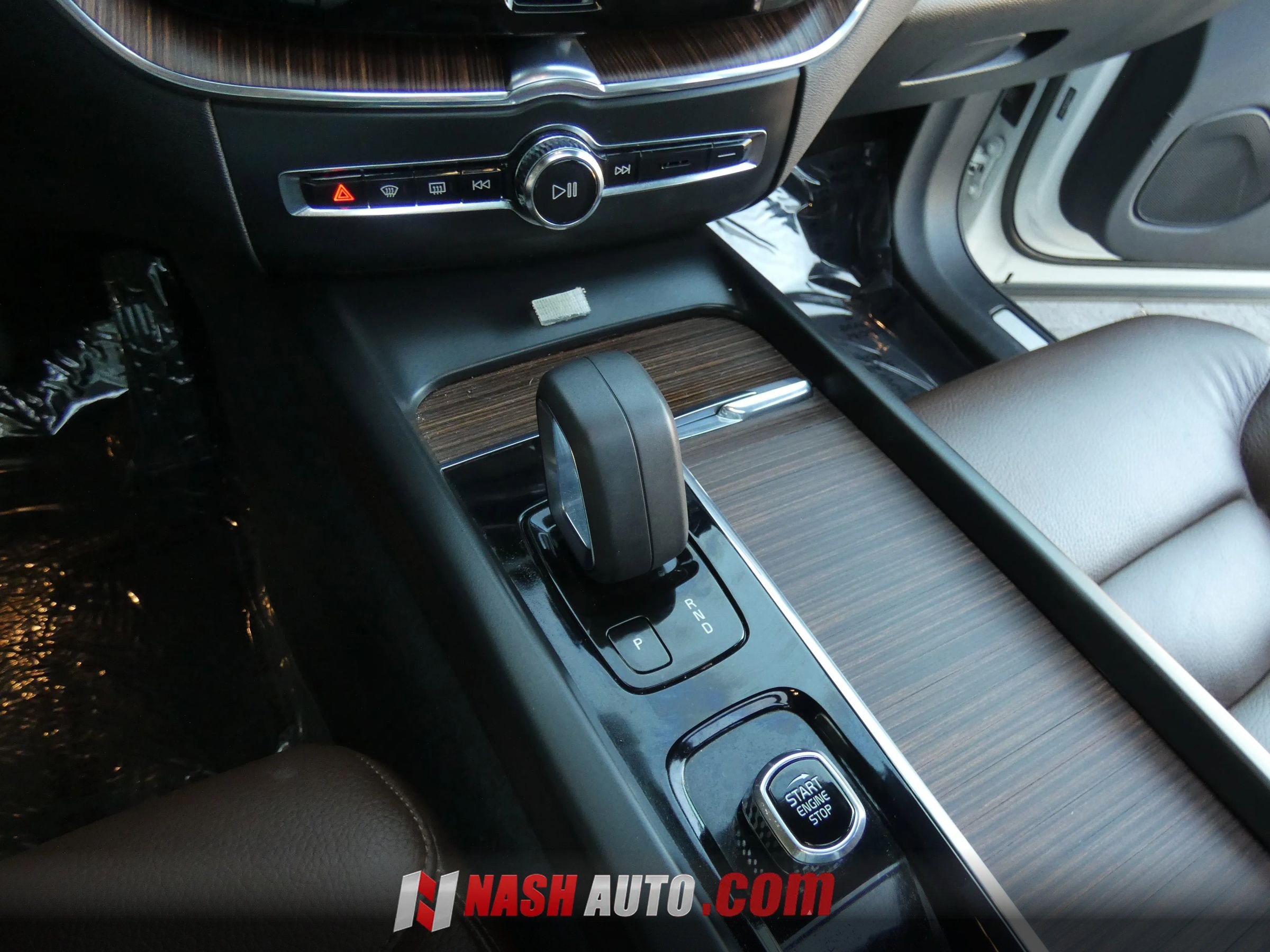 Used 2022 Volvo XC60 B5 Momentum AWD/4WD image 59