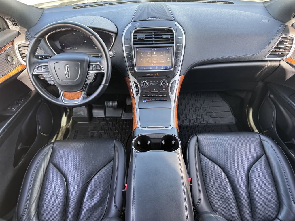 Used 2020 Lincoln Nautilus Reserve image 9