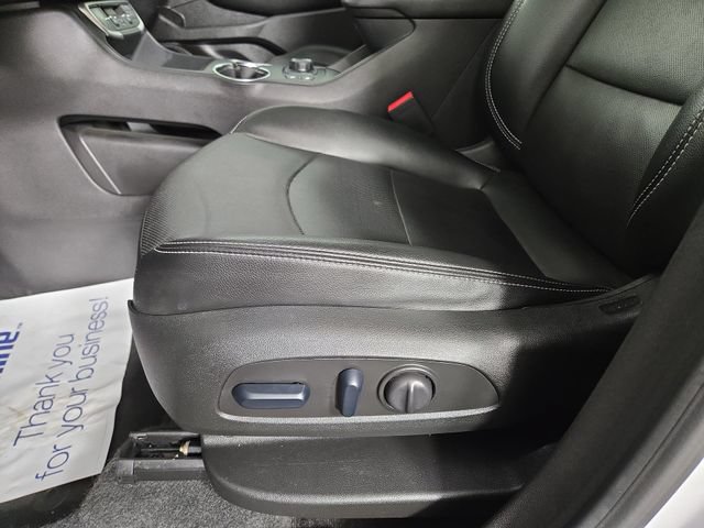 Used 2024 GMC Terrain SLT AWD/4WD image 30
