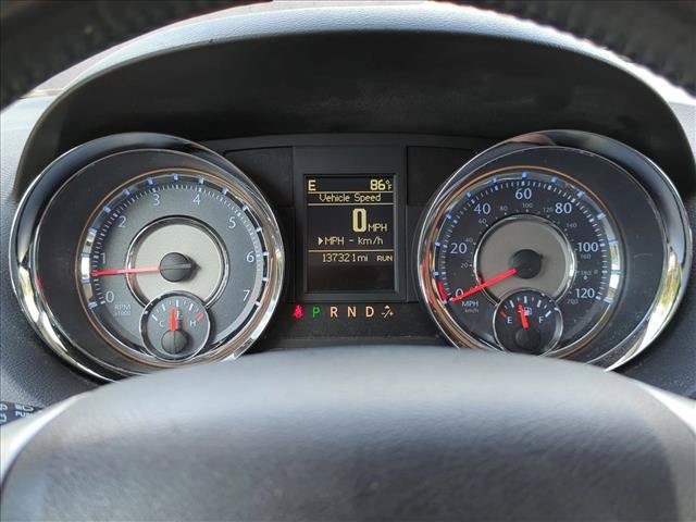 Used 2016 Chrysler Town & Country Touring FWD image 10