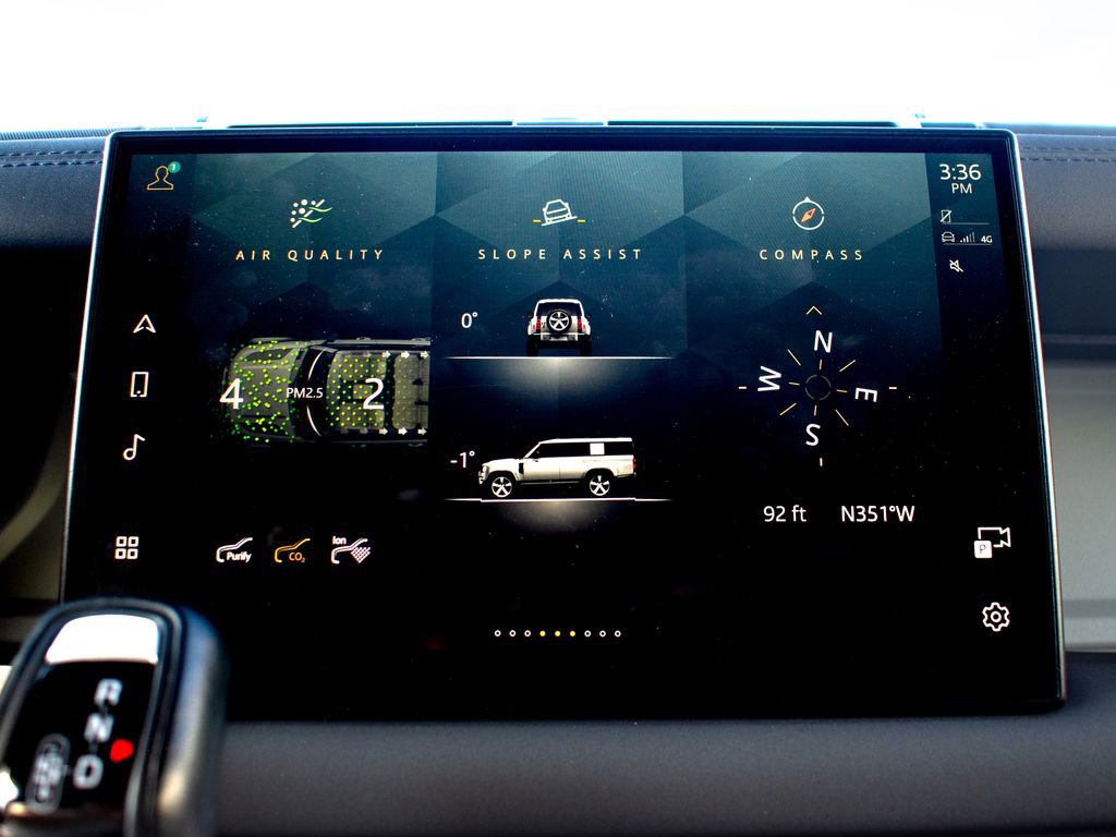 Certified 2024 Land Rover Defender 130 X-Dynamic SE image 23