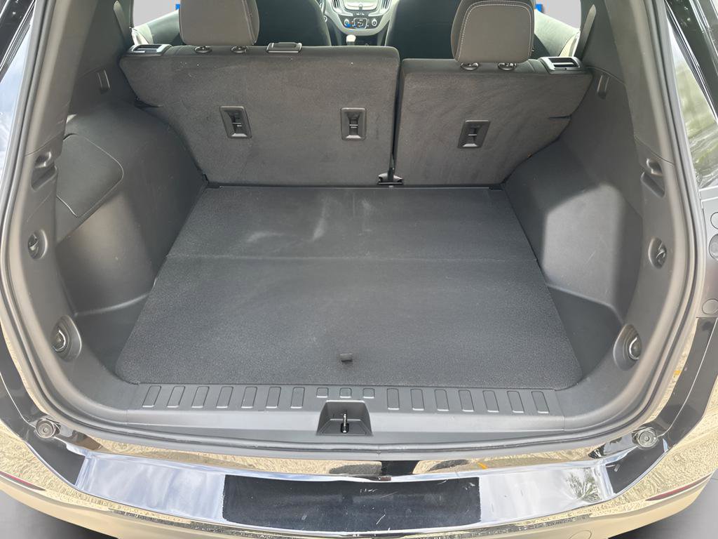 Used 2023 Chevrolet Equinox LS AWD/4WD image 12