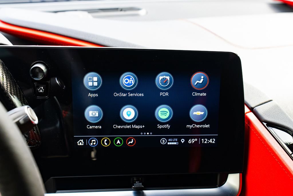 Used 2022 Chevrolet Corvette Stingray w/ Z51 Performance Package image 11