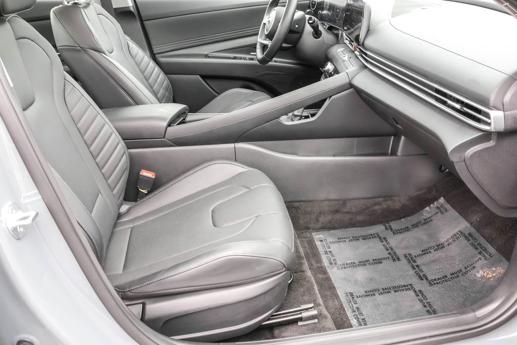 Certified 2021 Hyundai Elantra Limited w/ Cargo Package image 39