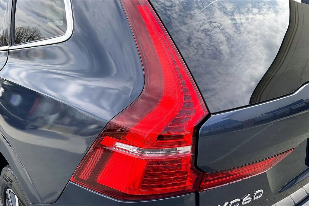 Certified 2023 Volvo XC60 B5 Plus w/ Climate Package AWD/4WD image 22
