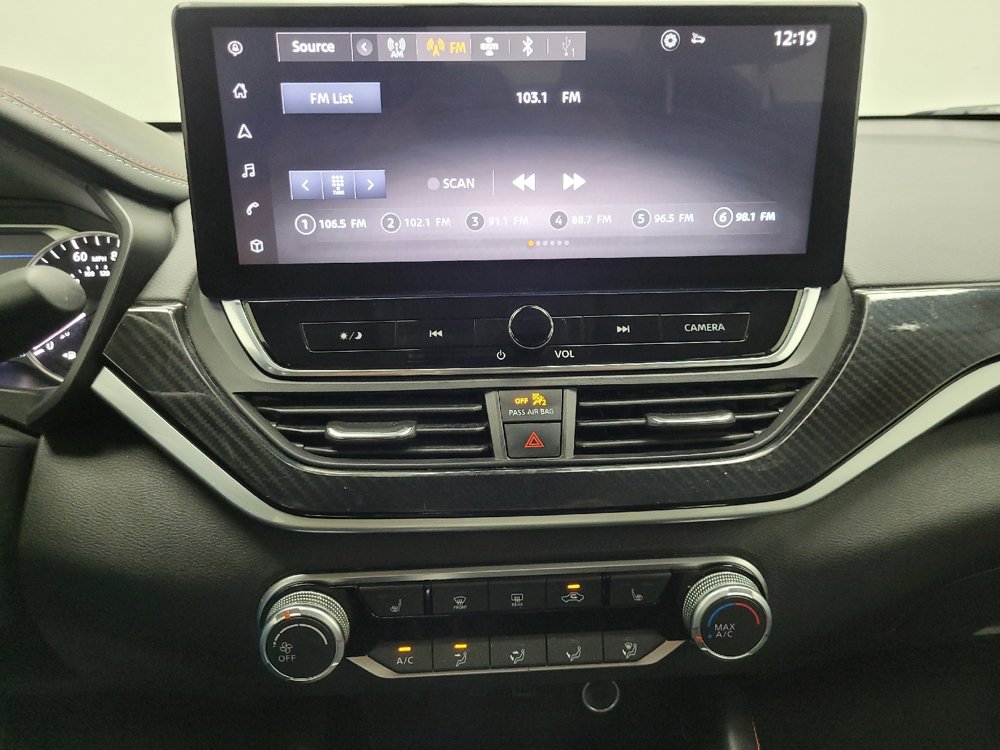 Used 2023 Nissan Altima 2.5 SR w/ SR Premium Package image 25