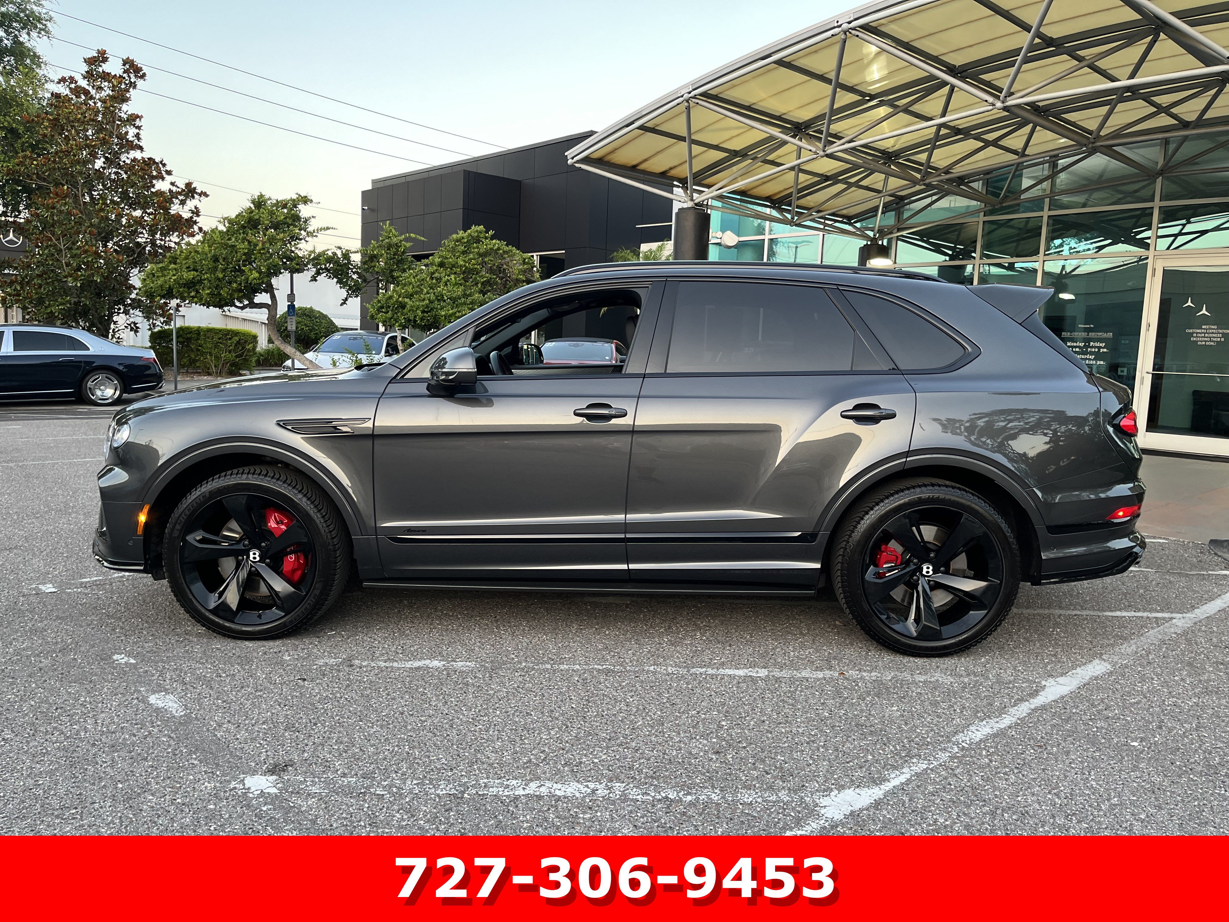 Used 2024 Bentley Bentayga AWD/4WD image 6