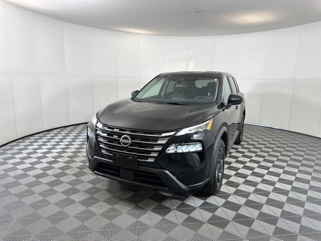 Certified 2024 Nissan Rogue SV image 2