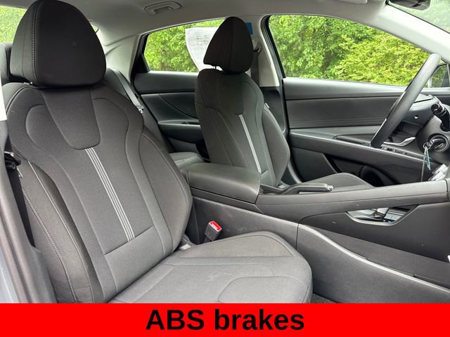 Used 2026 Hyundai Elantra SE w/ Cargo Package FWD image 28